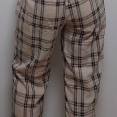 チェック柄のパンツの画像