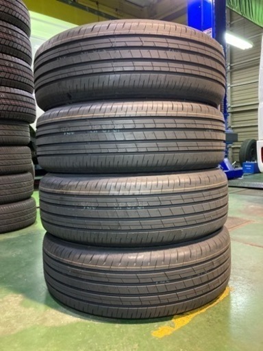 車のパーツ タイヤ、ホイール