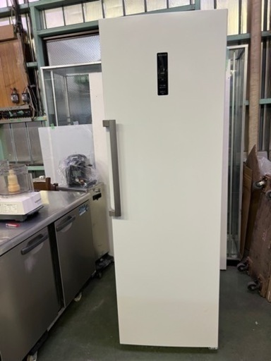 ① マクスゼン冷凍庫  2023年