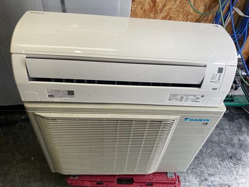 ☆中古￥78,000！【店長おすすめ！】ダイキン　18畳用5.6kwルームエアコン　家電　2022年製　AN56ZEP-W型　【BE133】