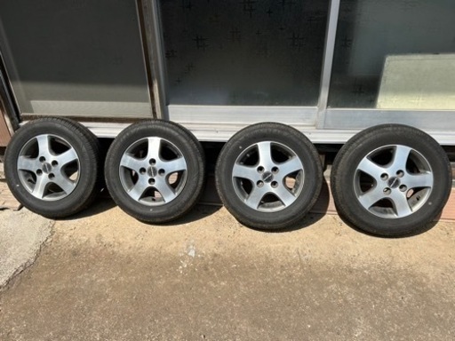 車のパーツ タイヤ、ホイール