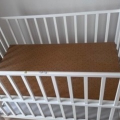 ベビーベッド　　　　　　の画像