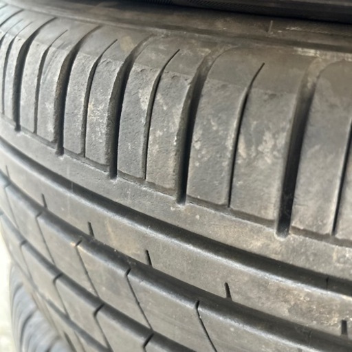 車のパーツ タイヤ、ホイール
