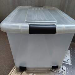 ふたキャスター付きクリアケースの画像