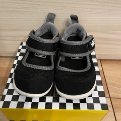 美品⭐︎12.5㎝VANSサンダル