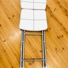 折りたたみ椅子の画像
