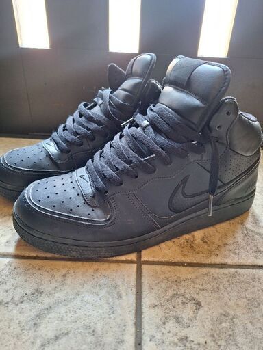 NIKE 28cm  本日連絡無しの場合28日朝処分