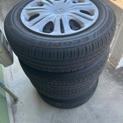 車のパーツ タイヤ、ホイール
