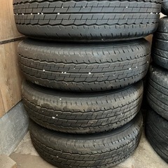 車のパーツ タイヤ、ホイールの画像