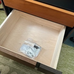 コレクション棚 おしゃれ 棚2段引き出し付き ガラス板の画像