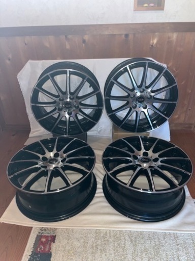 車のパーツ タイヤ、ホイール