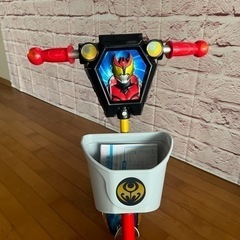 【完売御礼】【幼児用】新古品キックスケーター 仮面ライダーキバ　未使用品 <自転車のオオムラ 静岡店>の画像