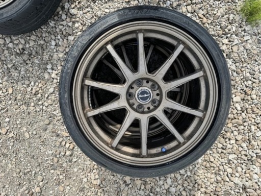 車のパーツ タイヤ、ホイール