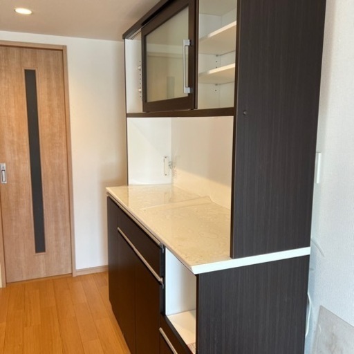 【受付終了/お引き渡し決定】大特価‼️残り2日。処分行きになります。立派な食器棚1年のみの美品‼️