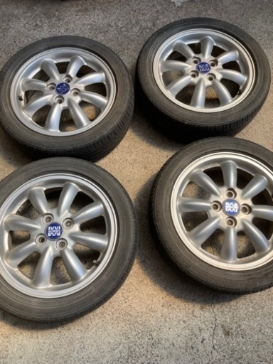 車のパーツ タイヤ、ホイール