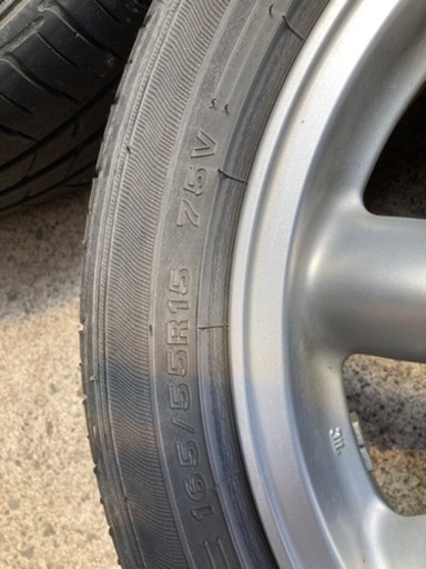 車のパーツ タイヤ、ホイール