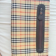 BURBERRY クラッチバックの画像