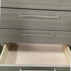関家具取手付きおしゃれ収納タワーチェストの画像