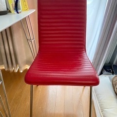 赤くて可愛いダイニングチェア2脚セット