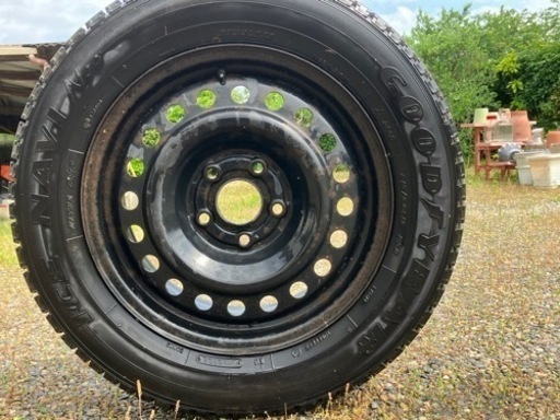 車のパーツ タイヤ、ホイール