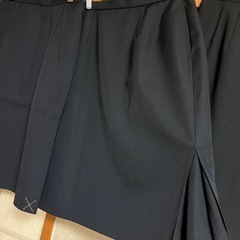 服/事務経緯タイトパターン2点の計4枚の画像