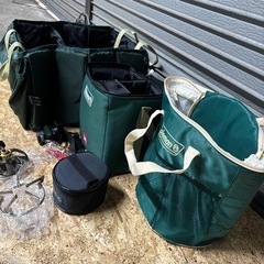 美品 Colman コールマン フューエルキャリーケース・コンテナストレージ・ソフトクーラーバッグなどキャンプ用品まとめて 北海道旭川 の画像
