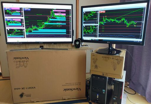 31型・27型モニター　PC2台　その他一式　取りに来てくれる方