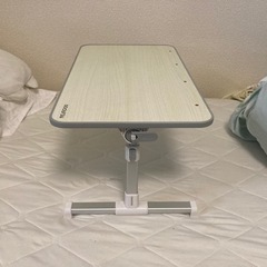 NEARPOW 折りたたみ式 ノートパソコンスタンド ベッドテーブル 4つ組み立て方 両・右・左利き対応 ローテーブル 机上台 高さ 角度調節可能 多機能 ベッド ソファ オフィス 食事 利用可 (ホワイト, 52*30cm)の画像