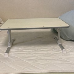 NEARPOW 折りたたみ式 ノートパソコンスタンド ベッドテーブル 4つ組み立て方 両・右・左利き対応 ローテーブル 机上台 高さ 角度調節可能 多機能 ベッド ソファ オフィス 食事 利用可 (ホワイト, 52*30cm)の画像