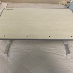 NEARPOW 折りたたみ式 ノートパソコンスタンド ベッドテーブル 4つ組み立て方 両・右・左利き対応 ローテーブル 机上台 高さ 角度調節可能 多機能 ベッド ソファ オフィス 食事 利用可 (ホワイト, 52*30cm)の画像