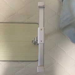 NEARPOW 折りたたみ式 ノートパソコンスタンド ベッドテーブル 4つ組み立て方 両・右・左利き対応 ローテーブル 机上台 高さ 角度調節可能 多機能 ベッド ソファ オフィス 食事 利用可 (ホワイト, 52*30cm)の画像