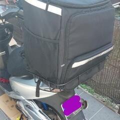 宅配用の保冷カバンと荷台セットの画像