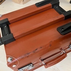 本革レザートランク　レザーキャリーバッグの画像