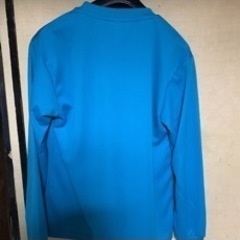 長袖シャツ水色Mサイズの画像
