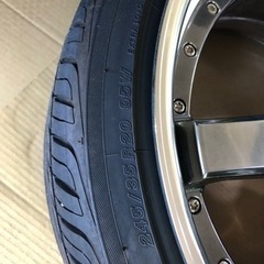 車のパーツ タイヤ、ホイールの画像