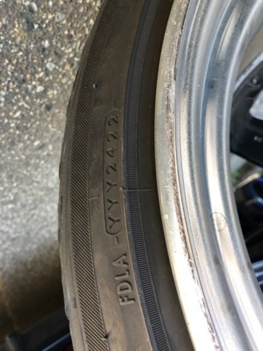 車のパーツ タイヤ、ホイール