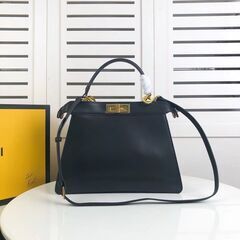 フェンディ FENDI ショルダーバッグ ブラック