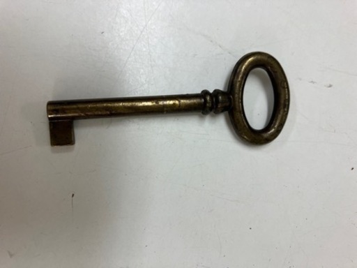 取引場所 南観音 ロ2405-842 コーナーキャビネット 汚れキズあり 鍵付き 下部引き出しは引きにくいです。