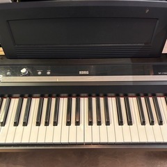 KORG　電子ピアノ　88鍵盤　2013年製　3本ペダルの画像