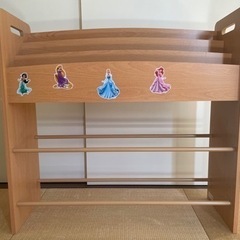 本棚付き収納棚の画像