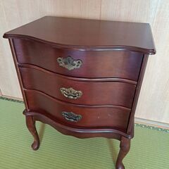 アンティークチェスト