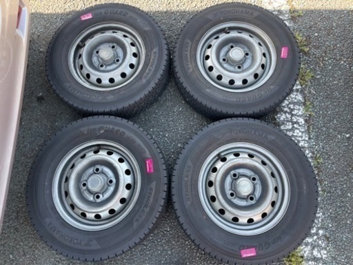 早期は値引き可能  軽トラ、箱バン、軽バン等にスタッドレス  ゴツゴツタイヤ