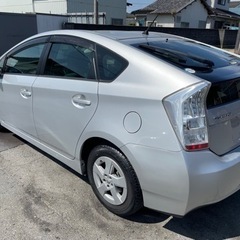 車検2年付き！トヨタプリウス シルバーの画像