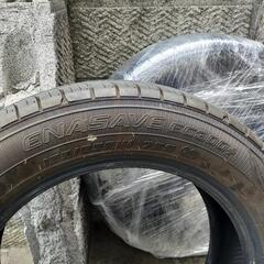 車のパーツ タイヤ、ホイールの画像