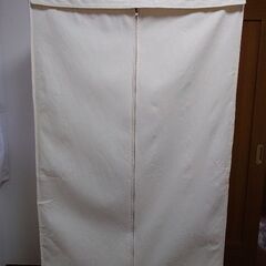フード付きメタルワードローブ