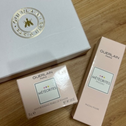 【新品】GUERLAIN フェイスパウダー＆パウダーブラシ