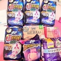 生理用品ナプキン、ショーツ、おりものシート