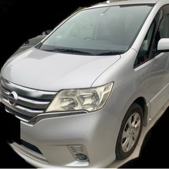日産　セレナ　ハイウェイスター　シルバーの画像