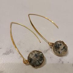 ピアス