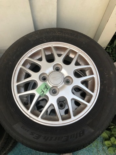 アトレーワゴンの車のパーツ タイヤ、ホイール